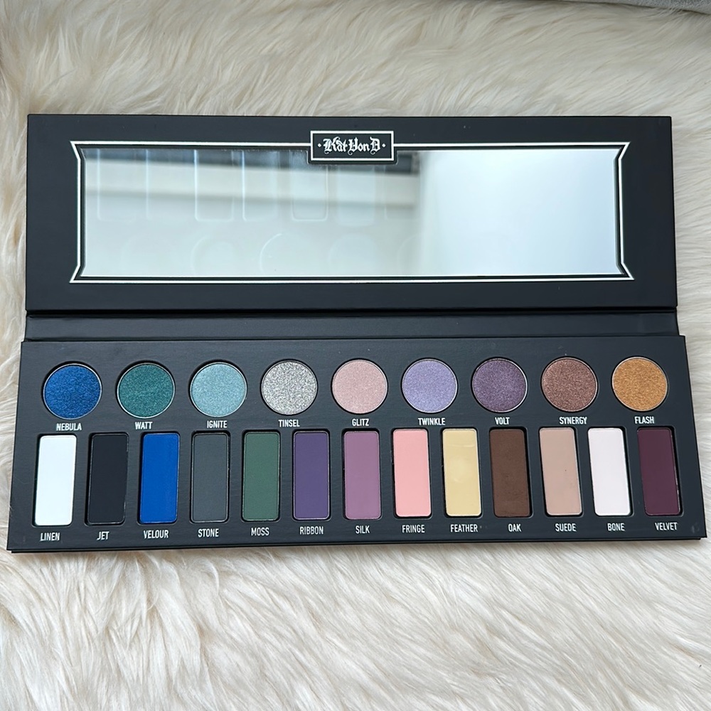 Kat Von D Metal Matte Eyeshadow Palette